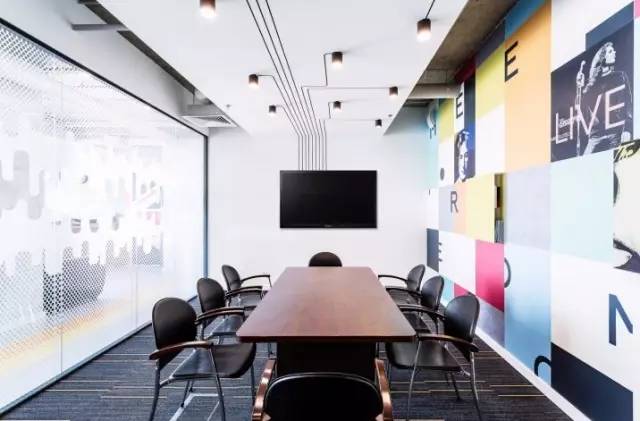 辦公室裝修空間“小”不怕，幾招輕松可以把就變“大”