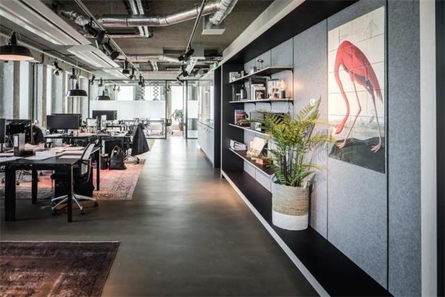 辦公空間：阿姆斯特丹娛樂(lè)企業(yè)辦公室設(shè)計(jì)