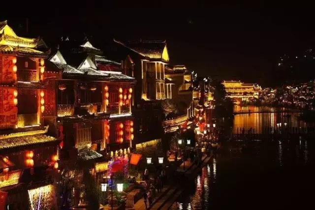 厲害了！觸摸屏公司的現(xiàn)代 loft辦公空間