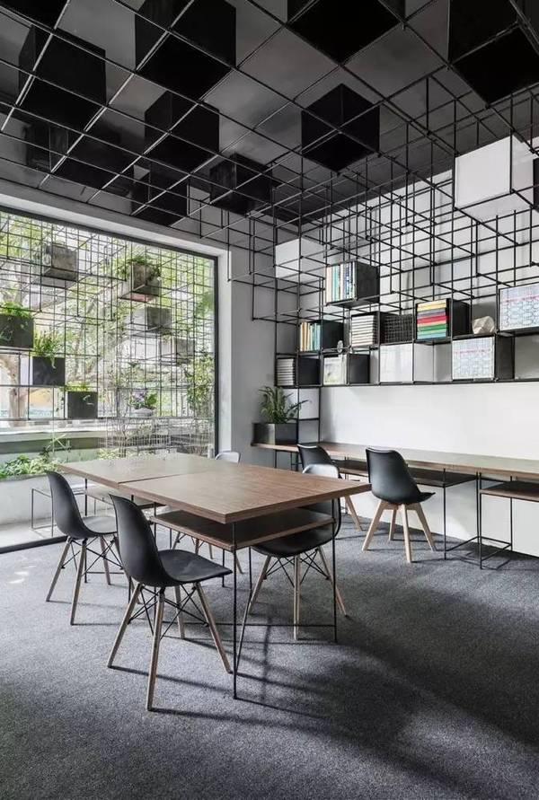 越南Wake Space Up！城市生態(tài)陽臺(tái)辦公空間設(shè)計(jì)