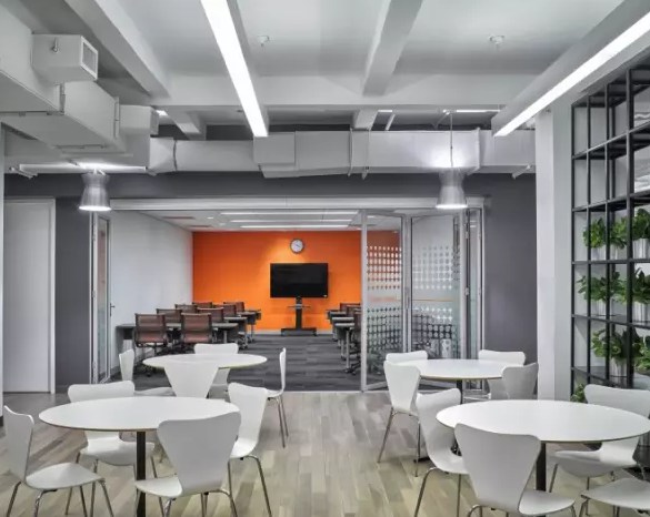 在辦公室裝修中，應(yīng)該遵循什么裝修原則呢？