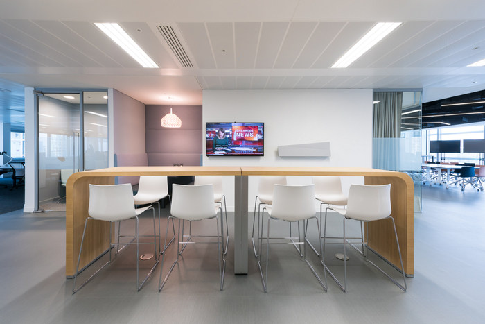 現(xiàn)代簡約辦公室裝修應(yīng)如何進(jìn)行？現(xiàn)代簡約辦公室裝修技巧